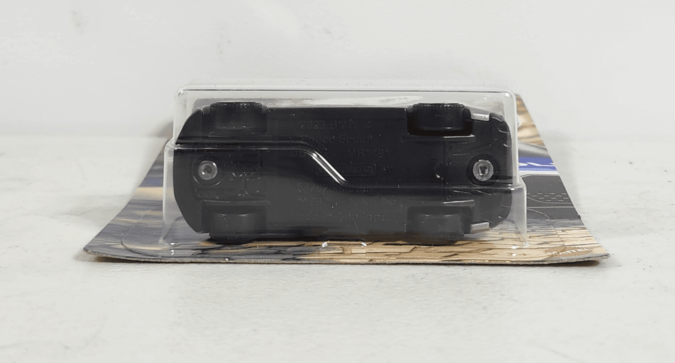 2026 Matchbox BMW i4 Police Sedan Berline European Car 1/64 Toy Vehicle NEW - Thumbnail 4