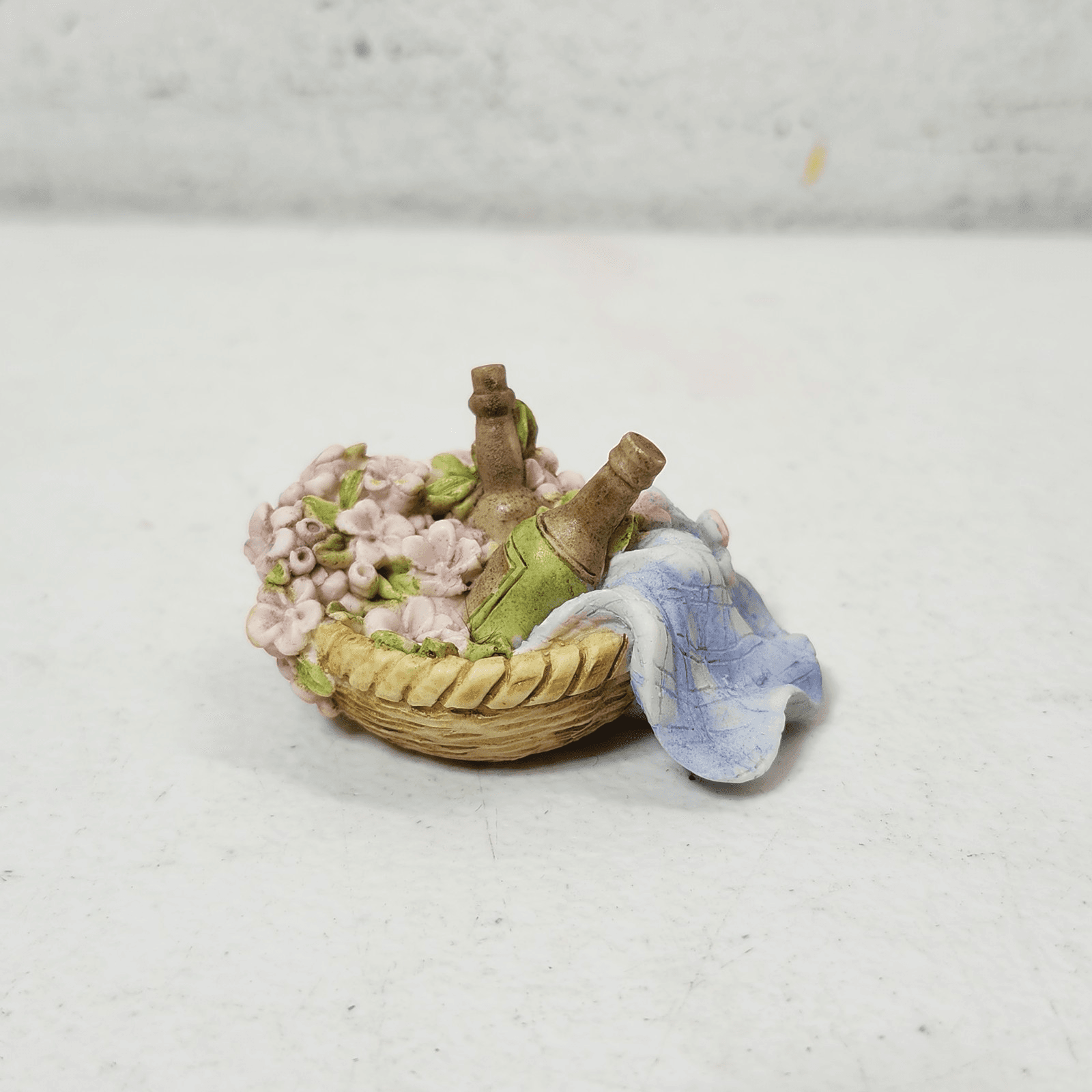 Vintage 1991 Ganz Little Cheesers Picnic Basket Figurine 05211 - Thumbnail 2