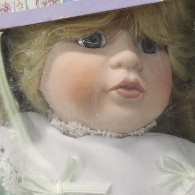 Vintage Brinn's Porcelain Doll w Green Dress Blonde Hair Blue Eyes 1992 - Thumbnail 4