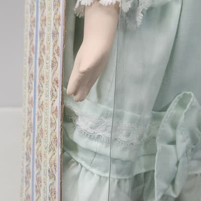 Vintage Brinn's Porcelain Doll w Green Dress Blonde Hair Blue Eyes 1992 - Thumbnail 6