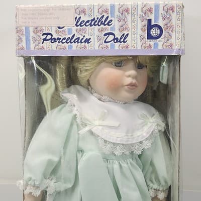 Vintage Brinn's Porcelain Doll w Green Dress Blonde Hair Blue Eyes 1992 - Thumbnail 3