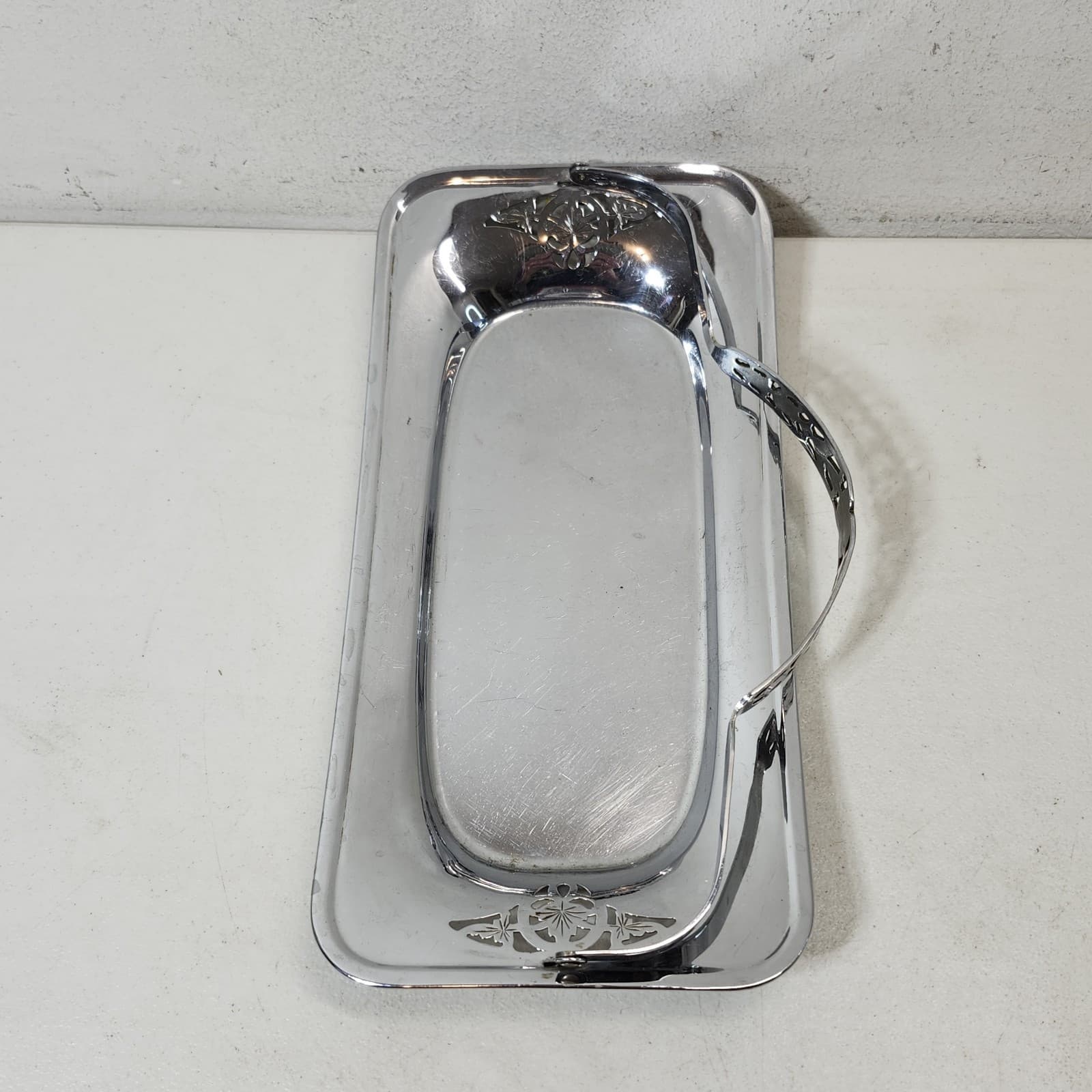 Farberware Art Deco Metal Bread Tray with Folding Handle 12.25" - Thumbnail 5