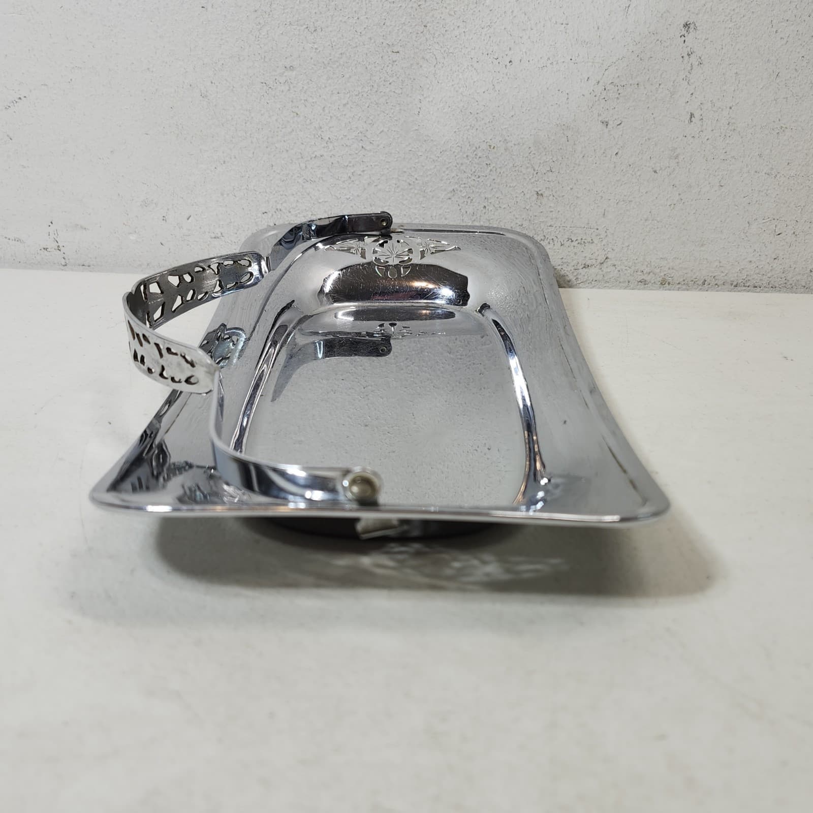 Farberware Art Deco Metal Bread Tray with Folding Handle 12.25" - Thumbnail 7