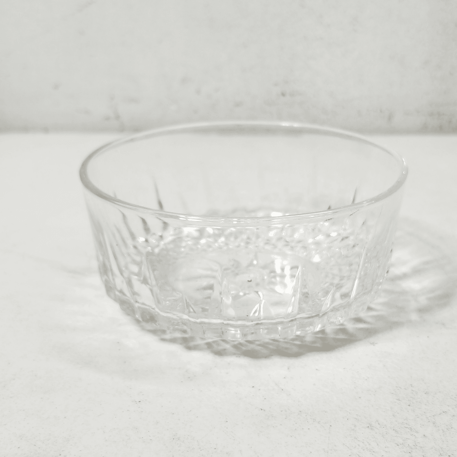 Arcoroc France 5" Clear Glass Bowl Starburst Diamond Pattern - Thumbnail 10