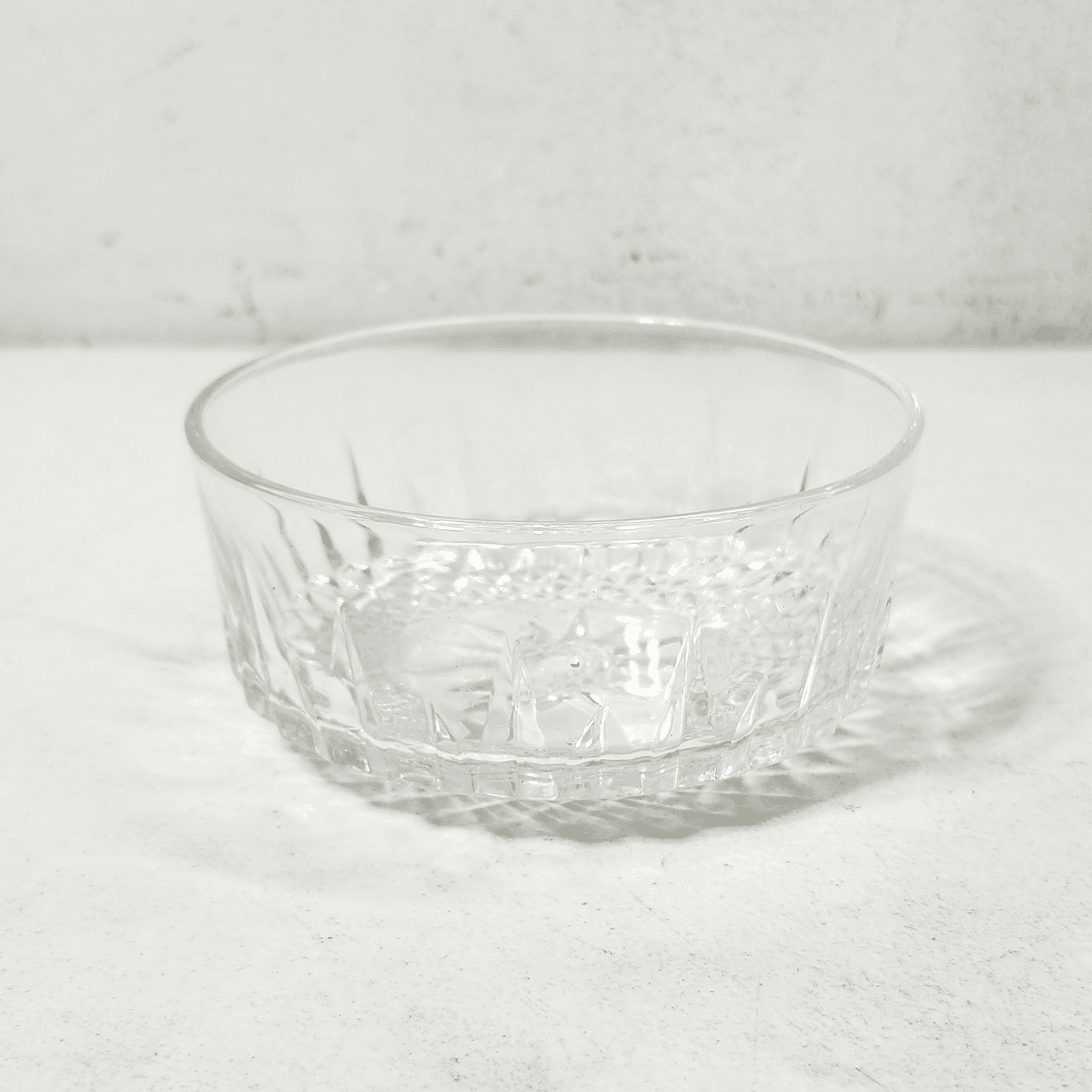 Arcoroc France 5" Clear Glass Bowl Starburst Diamond Pattern - Thumbnail 8