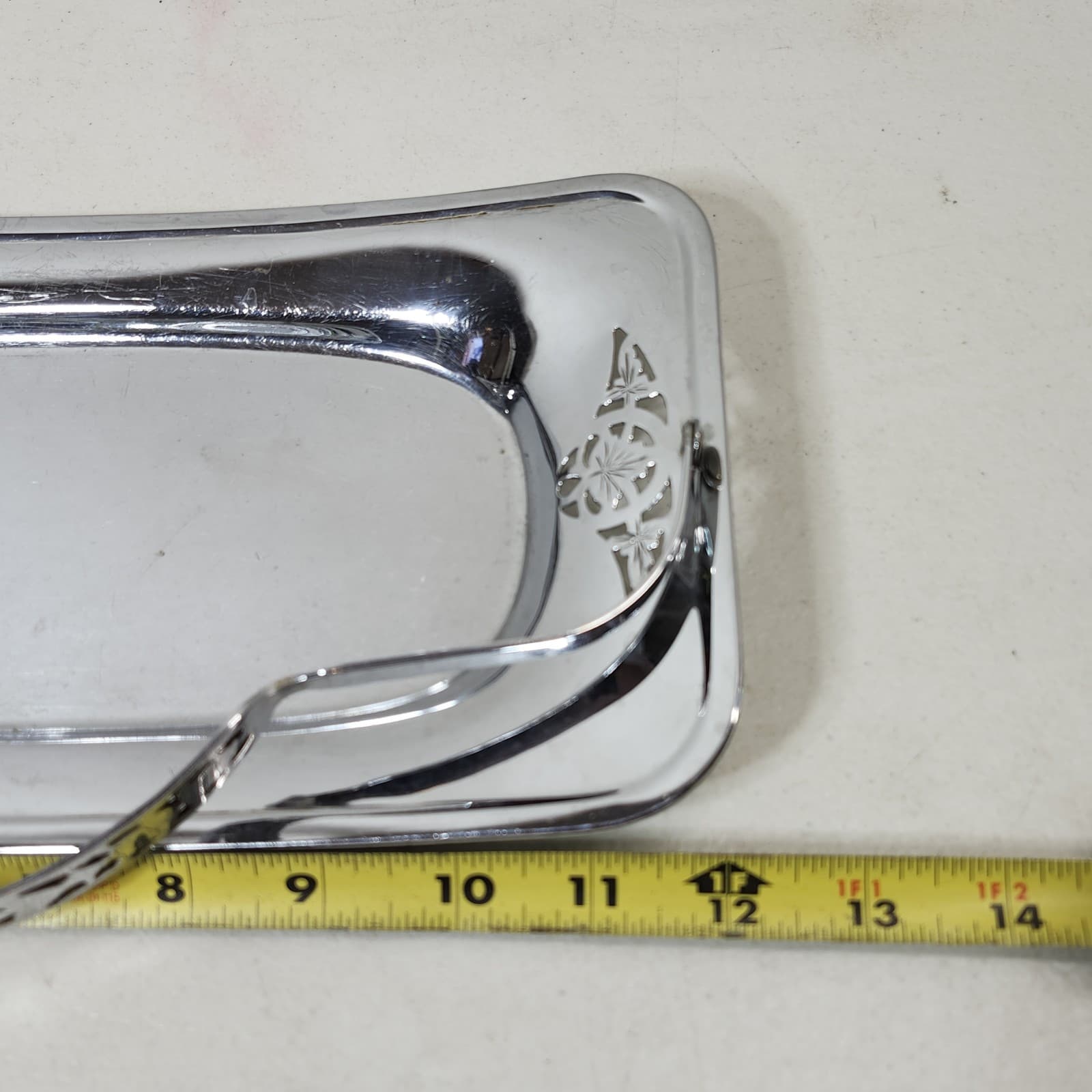 Farberware Art Deco Metal Bread Tray with Folding Handle 12.25" - Thumbnail 8