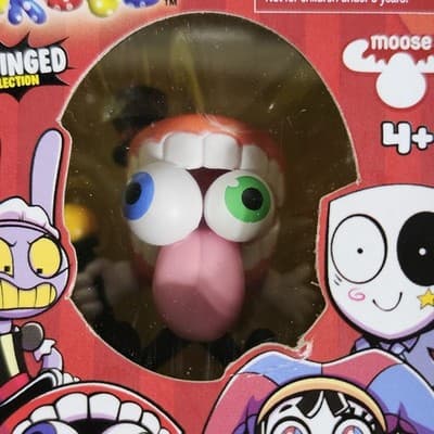 The Amazing Digital Circus Unhinged Edition Excited Caine Minifigure Toy NEW - Thumbnail 2