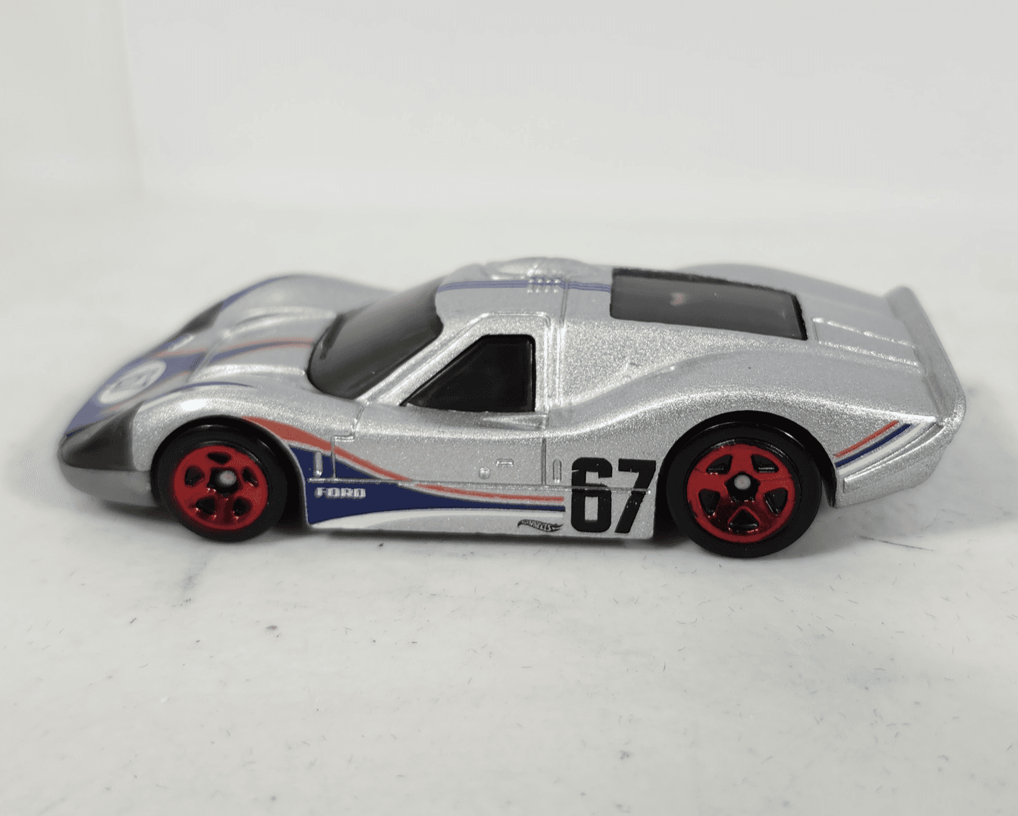 2023 Hot Wheels Motor Show 1967 Ford GT40 Mk.IV Silver Car #67 Loose