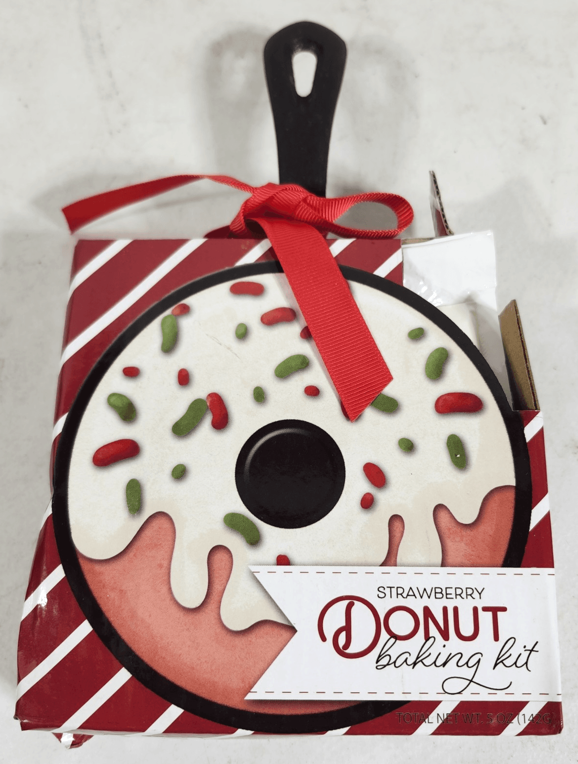 Donut Cast Iron Skillet Gift Set NEW Strawberry Donut Mix & Icing