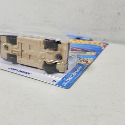 2025 Hot Wheels Layin’ Lowrider Celebration Racers Purple Car 1/64 Toy NEW - Thumbnail 6