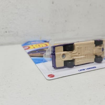 2025 Hot Wheels Layin’ Lowrider Celebration Racers Purple Car 1/64 Toy NEW - Thumbnail 5