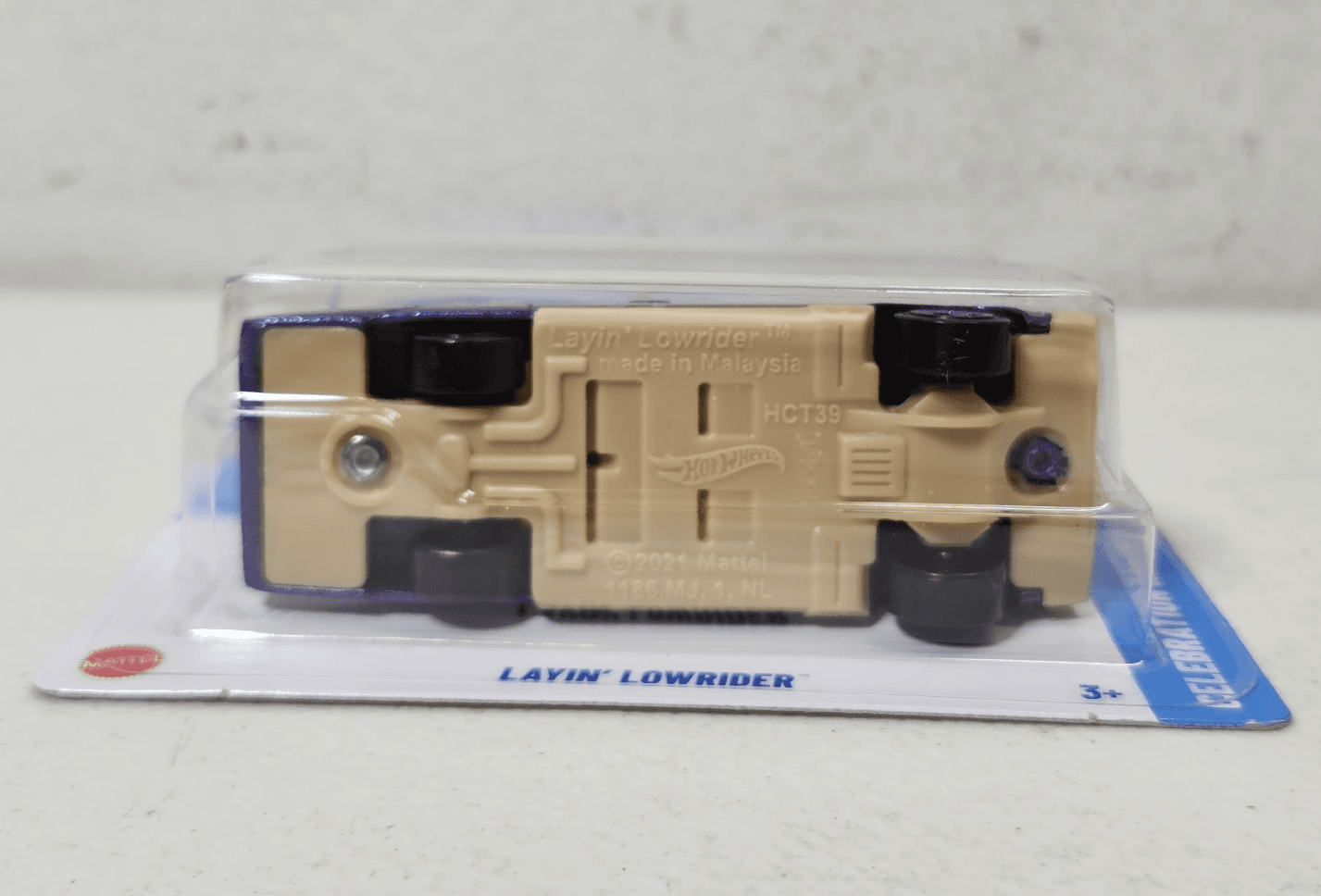 2025 Hot Wheels Layin’ Lowrider Celebration Racers Purple Car 1/64 Toy NEW - Thumbnail 4