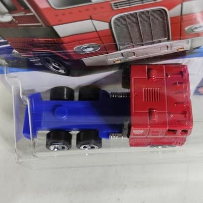 Hot Wheels Optimus Prime Transformers Screen Time 1/64 Toy Vehicle NEW - Thumbnail 3