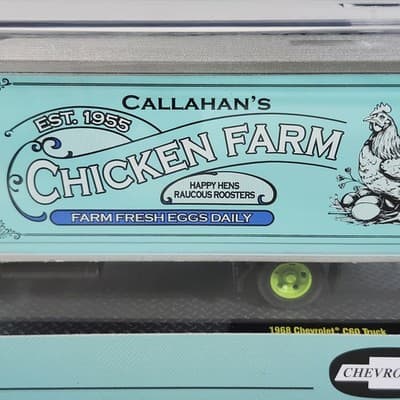 M2 Machines Callahan Chicken Farm 1968 Chevrolet C60 & 1958 Apache Stepside R91 - Thumbnail 4