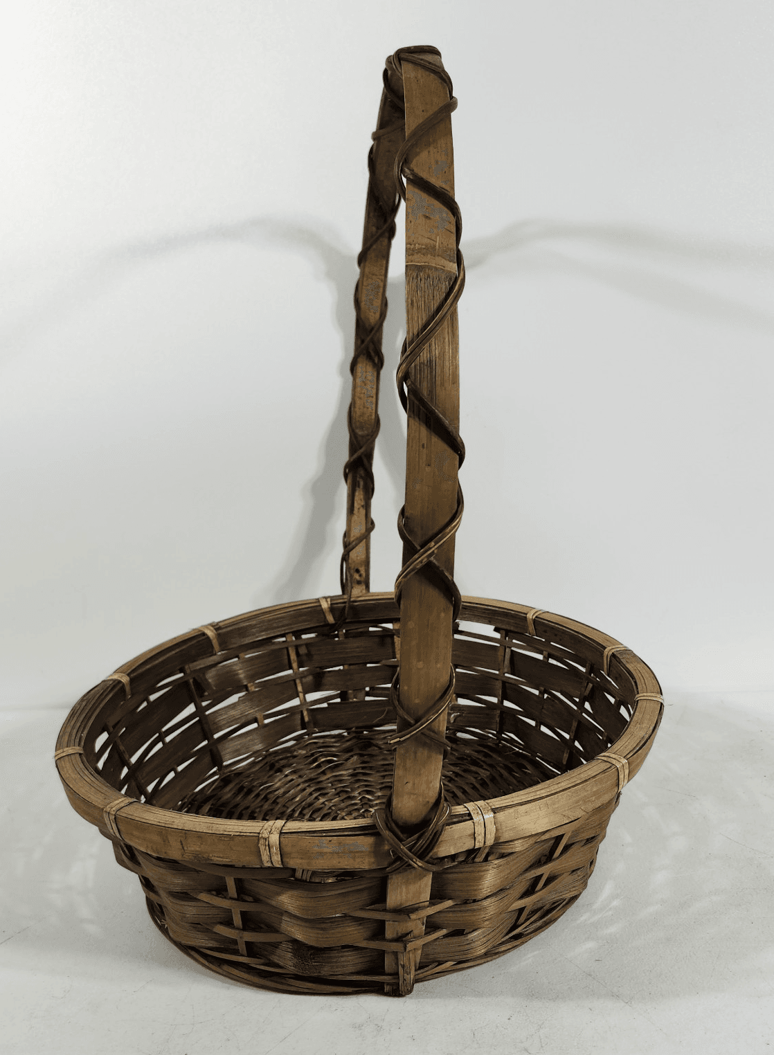 Vtg Long Handle Brown Wicker Gathering Easter Basket 17" H, 13” W Home Decor - Thumbnail 4