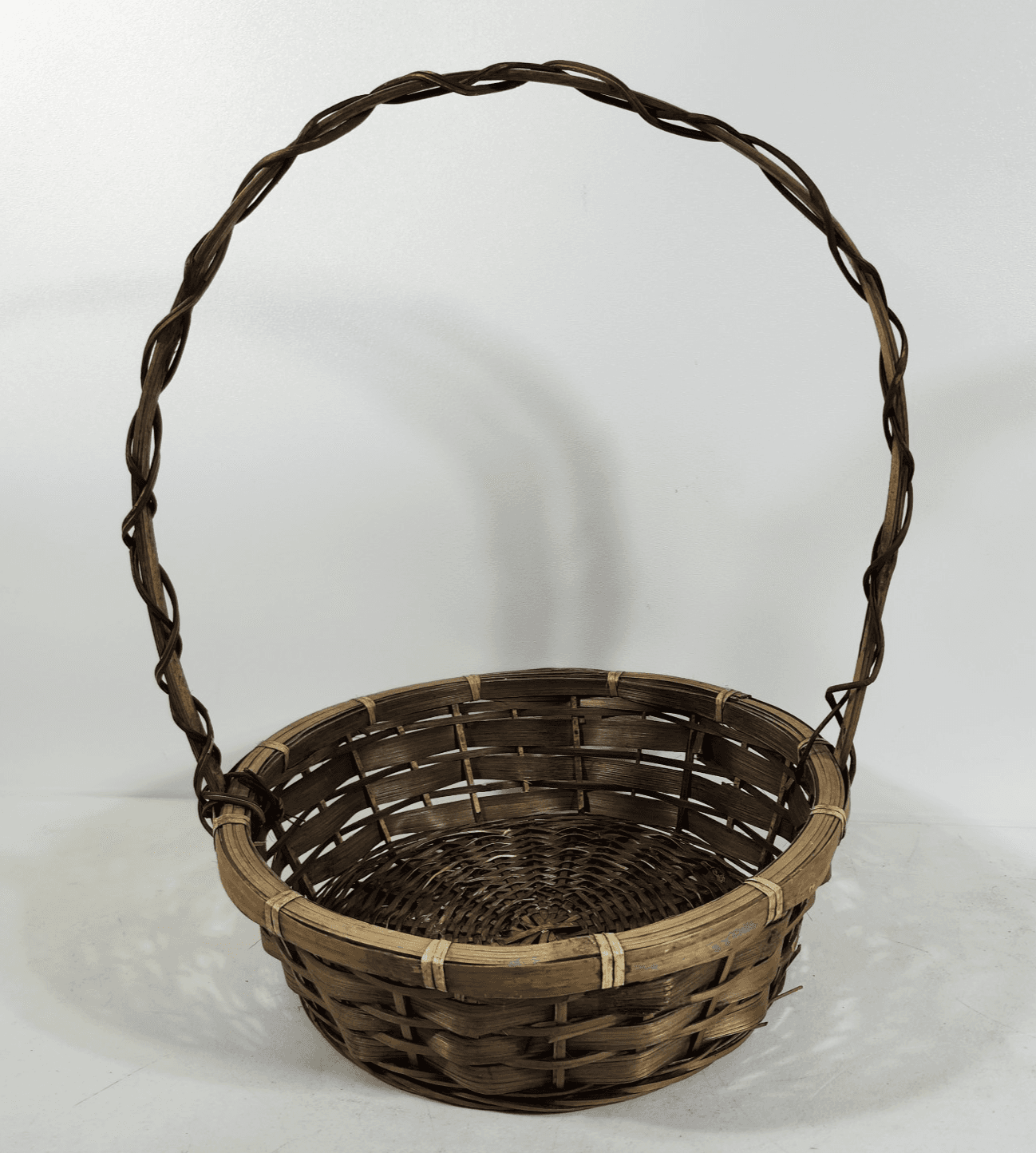 Vtg Long Handle Brown Wicker Gathering Easter Basket 17" H, 13” W Home Decor - Thumbnail 6