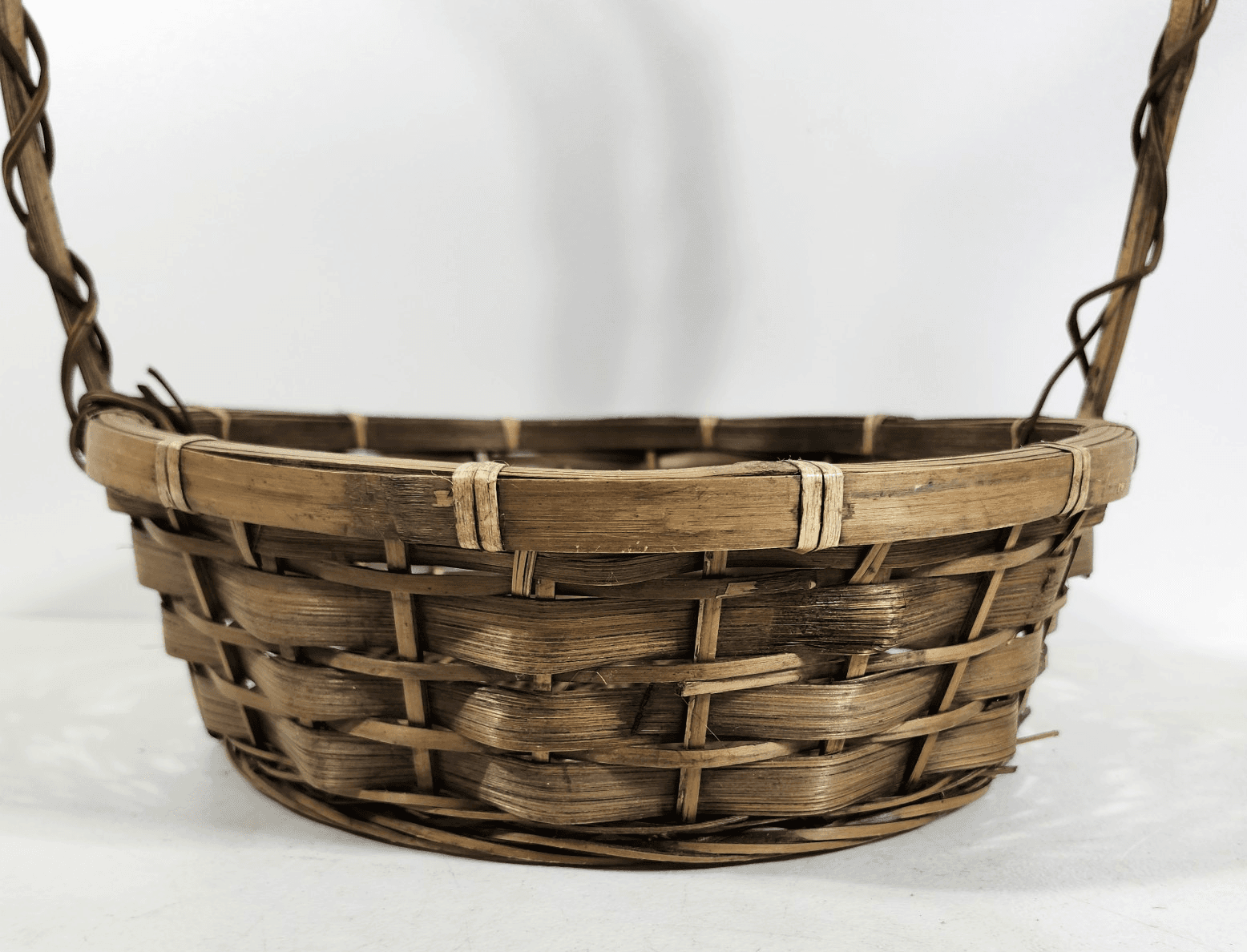Vtg Long Handle Brown Wicker Gathering Easter Basket 17" H, 13” W Home Decor - Thumbnail 5