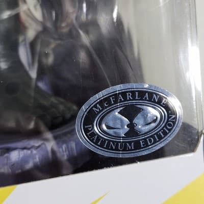 Marvel Rivals Gamer Verse McFarlane Variant Platinum Grey The Hulk 1/6 Statue - Thumbnail 5
