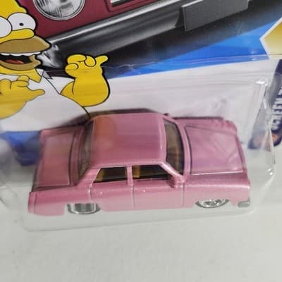 2026 Hot Wheels HW Screen Time The Simpsons Family Car Pink 1/64 Toy Vehicle NEW - Thumbnail 3