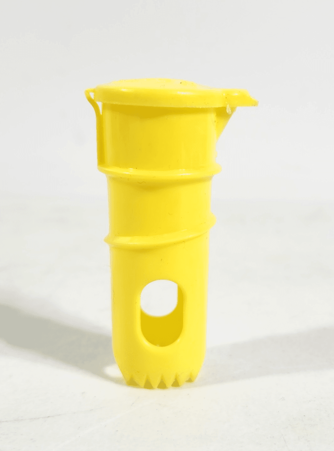 Sunkist Lemon-Aid Yellow Lidded Faucet Juice Extractor 3" Plastic