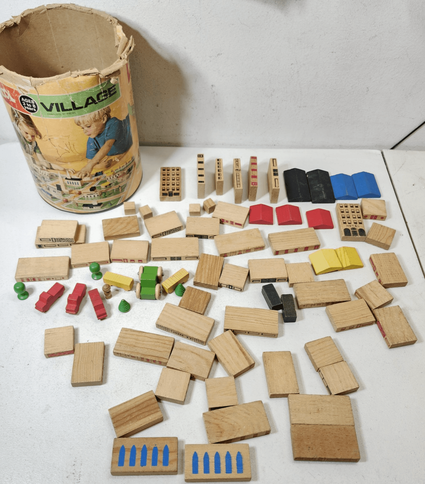 Vtg Playskool Village Wood Blocks Buildings Cars Train Trees Plastic Mat 75pcs