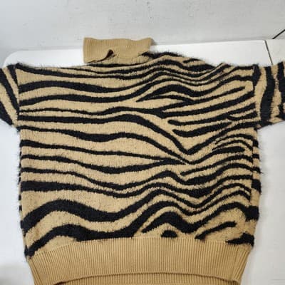 Venus Women's M Tiger Stripe Turtleneck Cold Shoulder Sweater Stretch - Thumbnail 4
