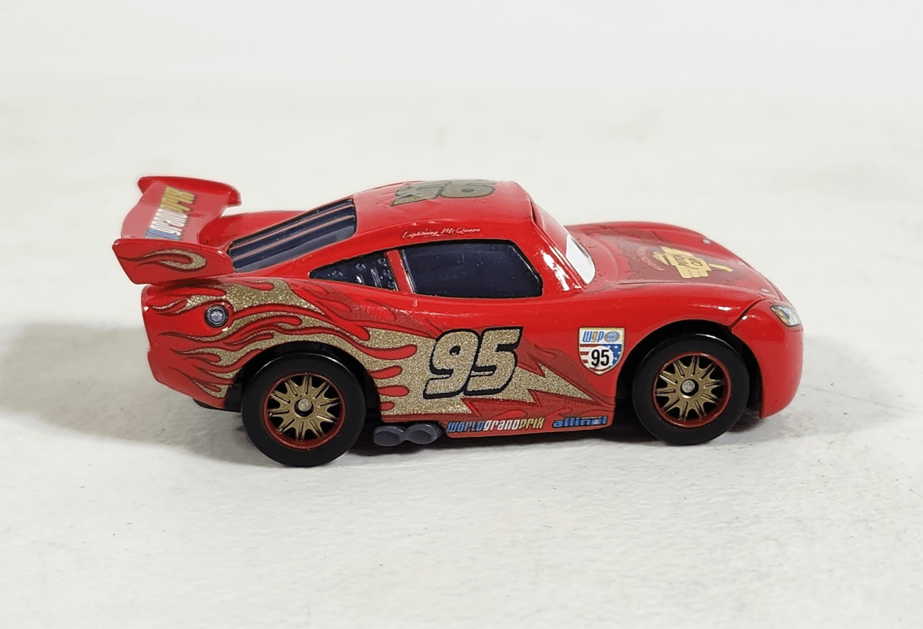 Disney Pixar Cars Lightning McQueen Diecast Car 95 Piston Cup World Grand Prix - Thumbnail 7