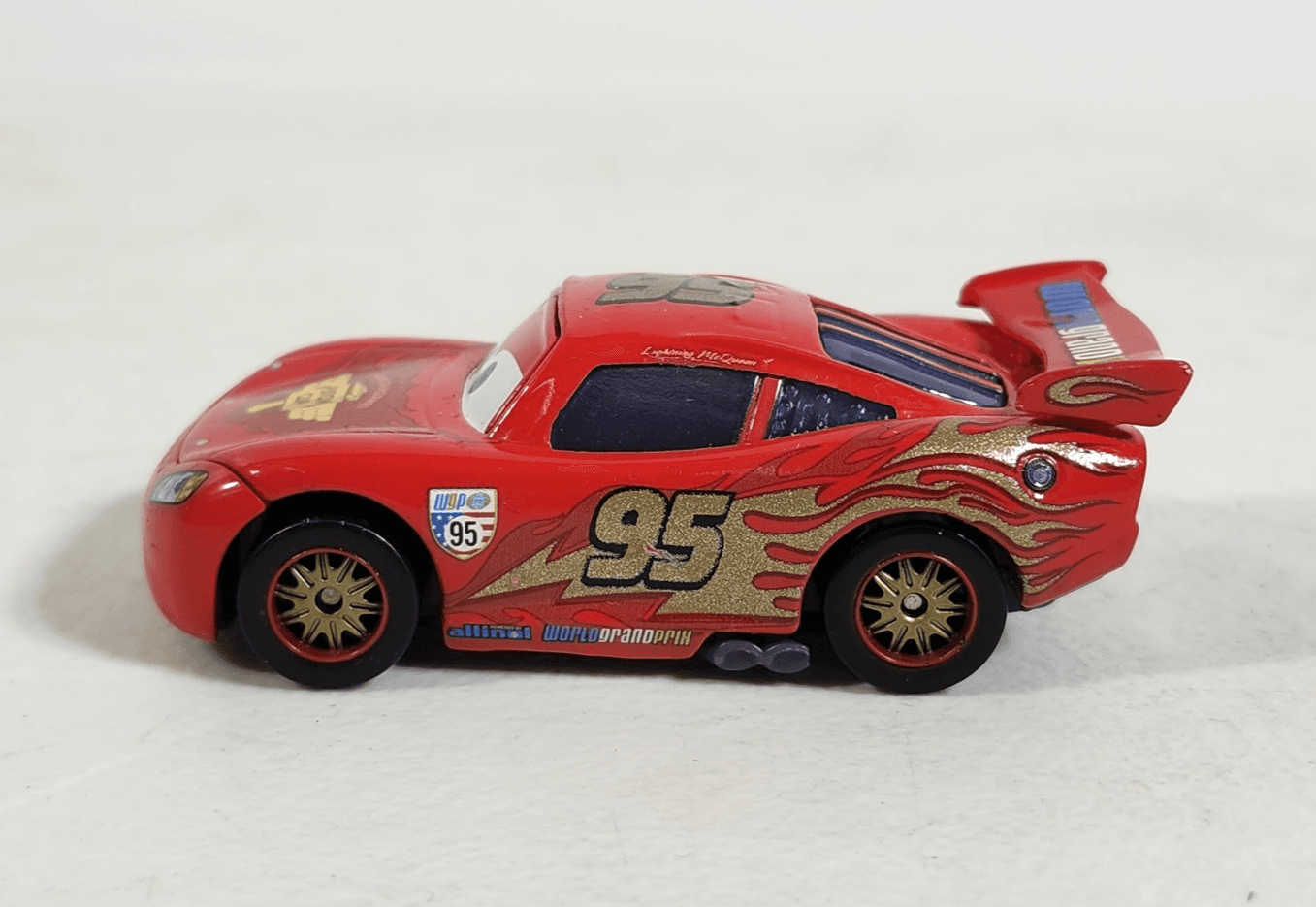 Disney Pixar Cars Lightning McQueen Diecast Car 95 Piston Cup World Grand Prix - Thumbnail 3