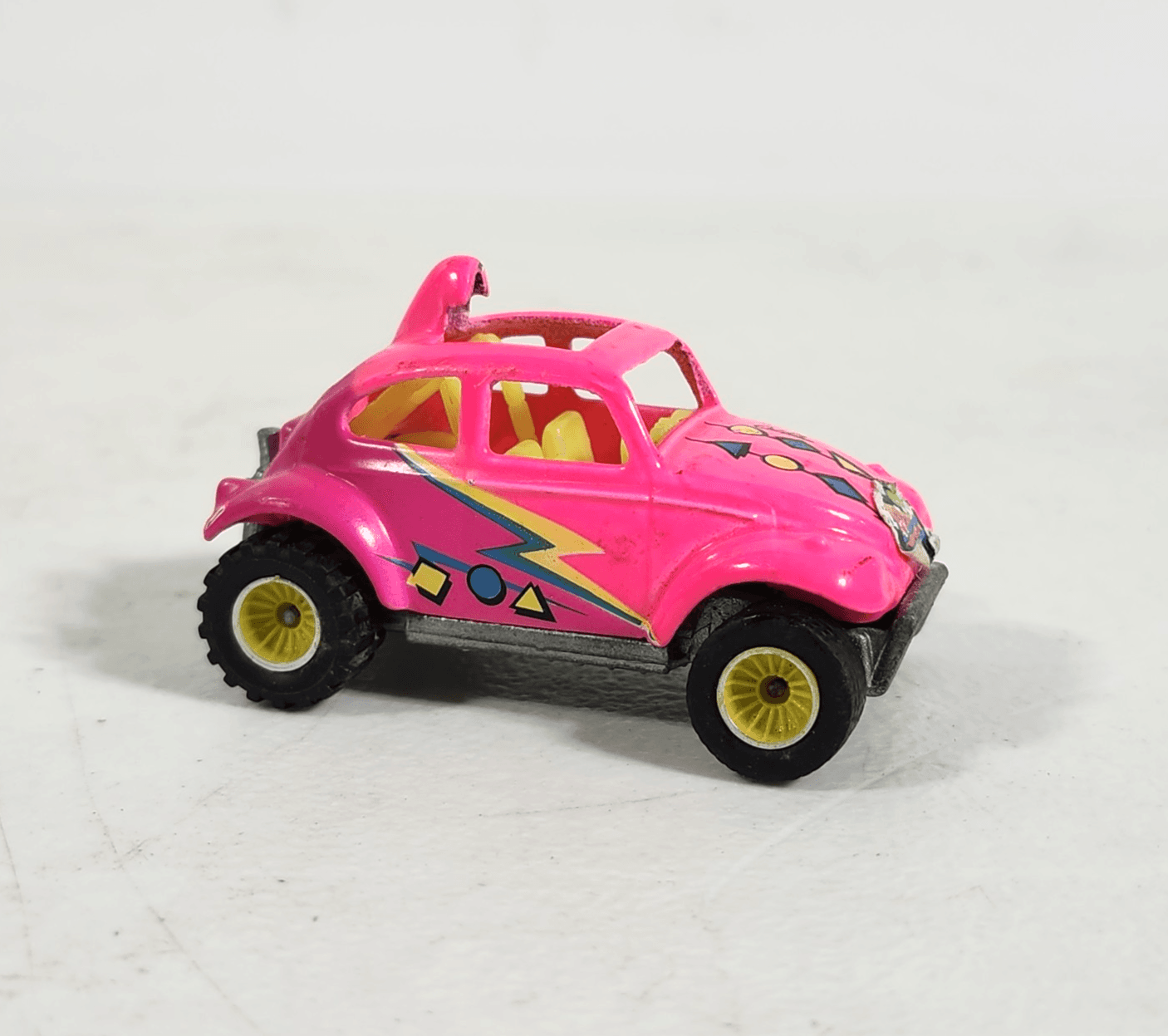 1989 Hot Wheels California Custom VW Baja Bug Beetle Pink w/Real Riders 1/64 - Thumbnail 4