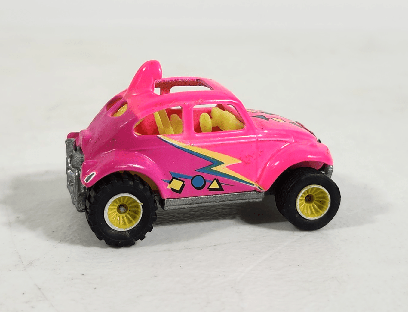 1989 Hot Wheels California Custom VW Baja Bug Beetle Pink w/Real Riders 1/64 - Thumbnail 5