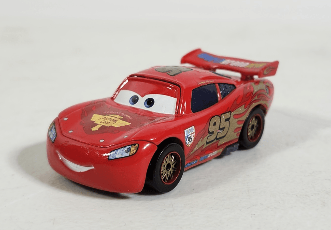 Disney Pixar Cars Lightning McQueen Diecast Car 95 Piston Cup World Grand Prix - Thumbnail 2
