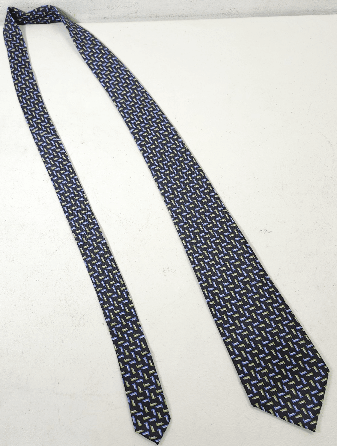 Van Heusen 100% Silk Men's Tie Black Blue Green 60" X 3.75" - Thumbnail 5