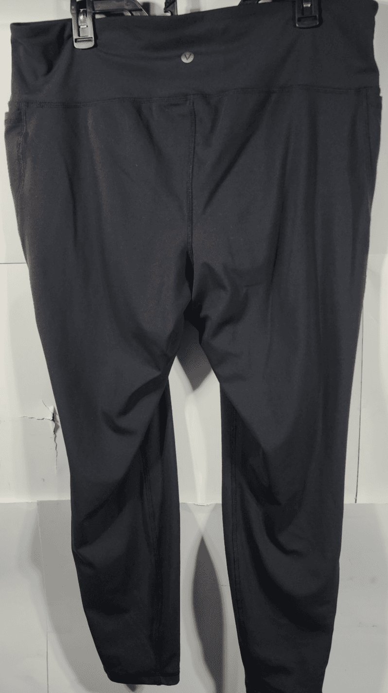 Lane Bryant LIVI Women's 18/20 Black High-Rise Soft Macrame-Detail Capri Legging - Thumbnail 6
