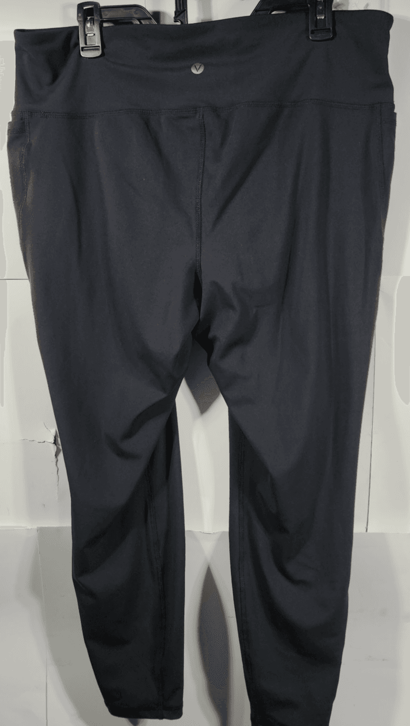 Lane Bryant LIVI Women's 18/20 Black High-Rise Soft Macrame-Detail Capri Legging - Thumbnail 4