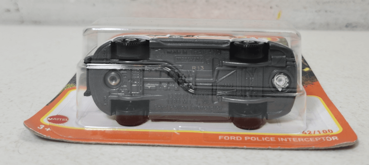 Matchbox 2010 Ford Police Interceptor White Car 1/64 Toy MBX Hazmat NEW - Thumbnail 3