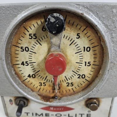 Master TIME-O-LITE Timer Model M-72 Darkroom Face Glows - Thumbnail 4
