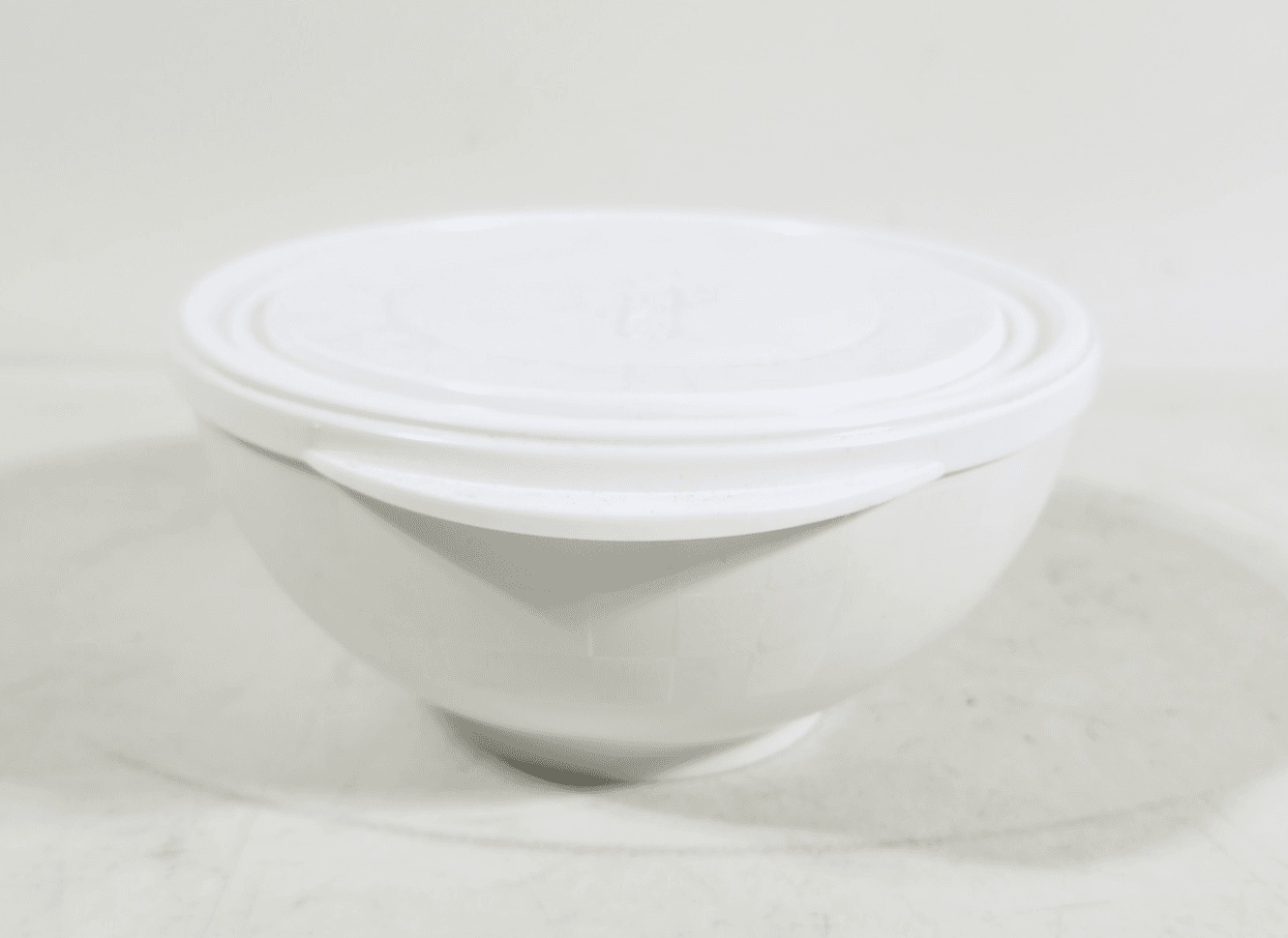 Pampered Chef #2788 Chillzanne White 3 Cup 6” Bowl with Lid - Thumbnail 2