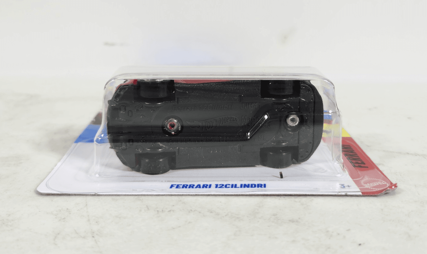 Hot Wheels Ferrari 12Cilindri Red Car 1/64 Toy Vehicle 2026 NEW - Thumbnail 4