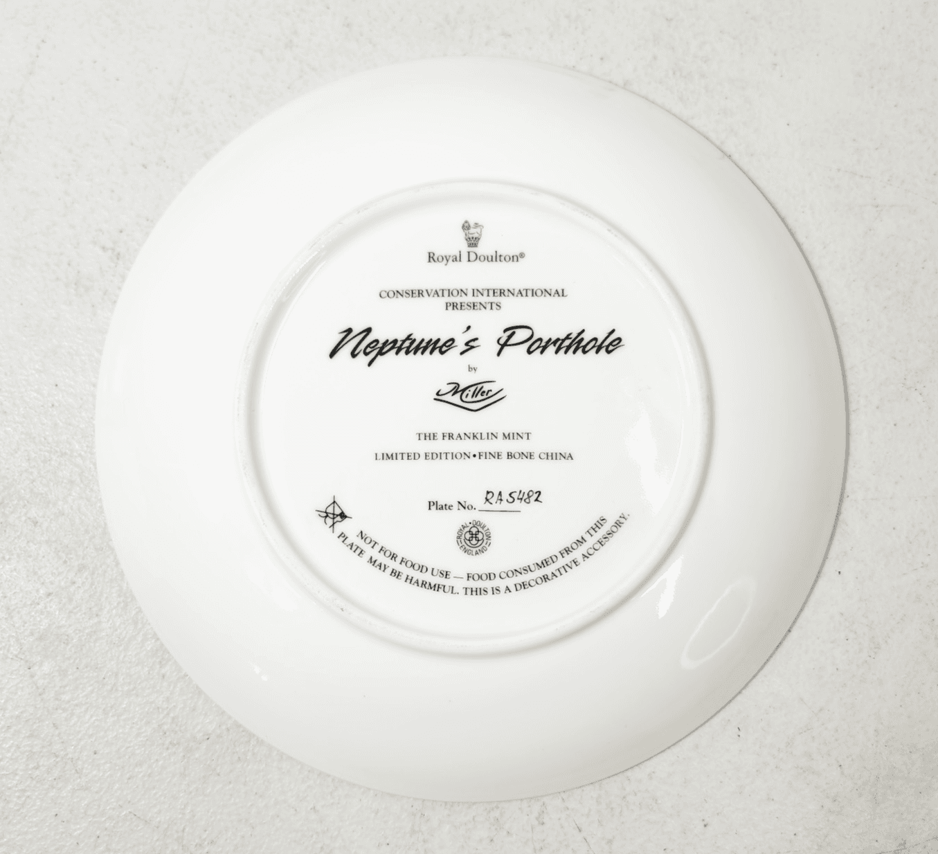 Royal Doulton Neptune's Porthole Decorative Collector Plate Fish Theme Decor - Thumbnail 7