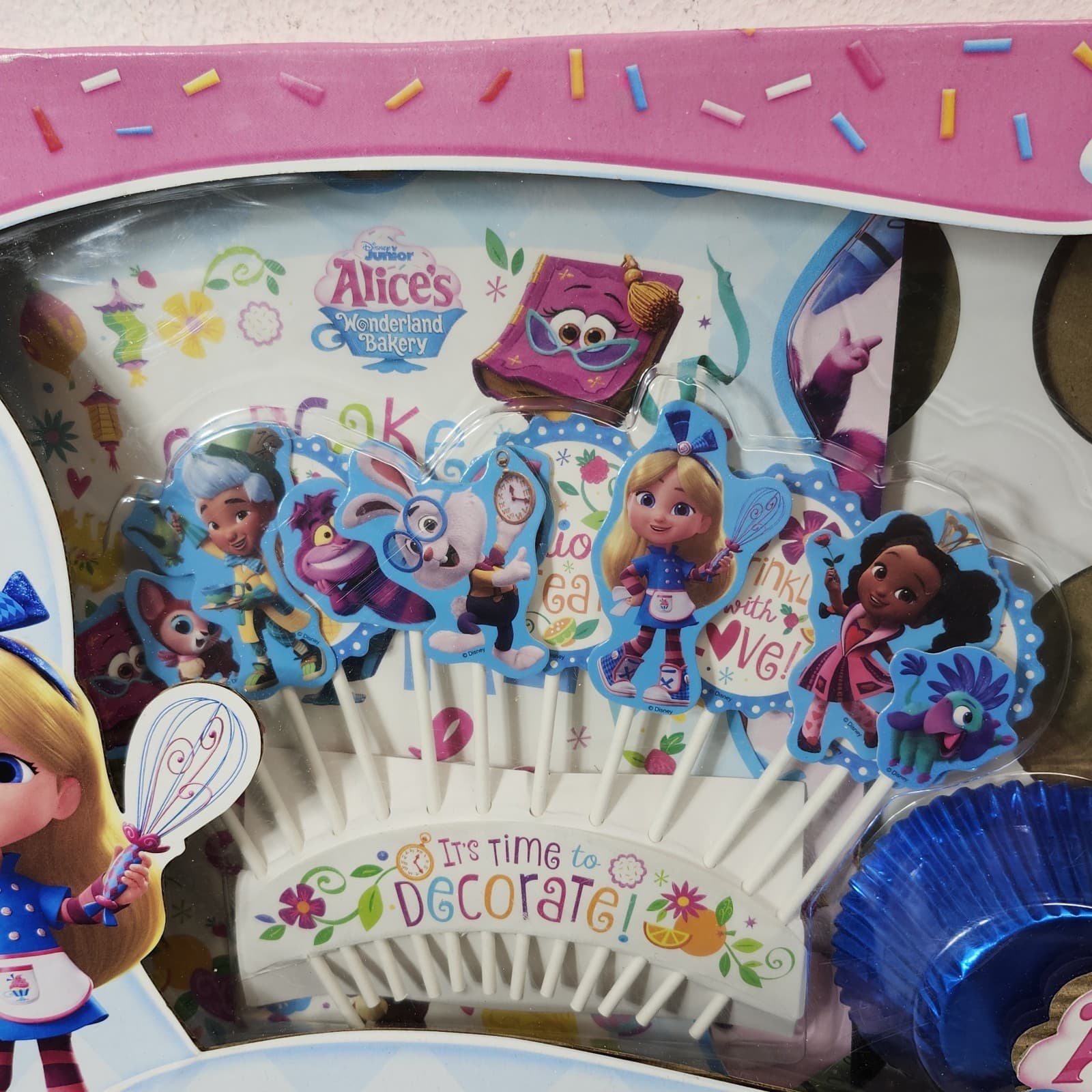 Disney Alice's Wonderland Bakery 28 Piece Cupcake Kit w/ Cupcake Recipe - Thumbnail 6