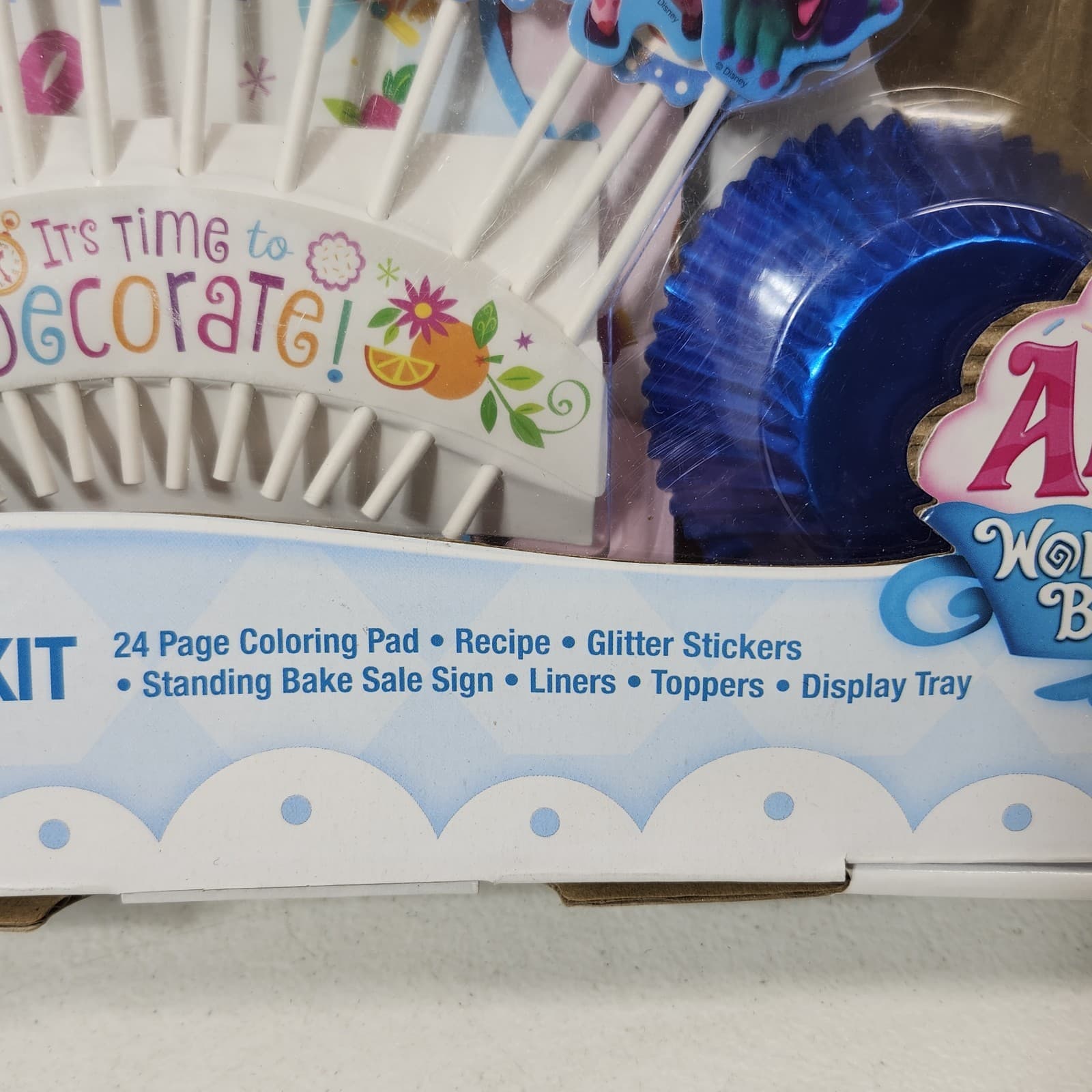 Disney Alice's Wonderland Bakery 28 Piece Cupcake Kit w/ Cupcake Recipe - Thumbnail 5