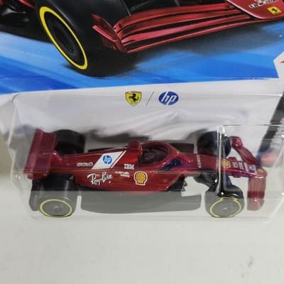 2026 Hot Wheels Scuderia Ferrari HP F1 Race Car Formula 1 NEW - Thumbnail 3