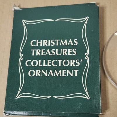 Vintage Acrylic Santa Christmas Treasures Collectors Ornament Holiday Decor - Thumbnail 2