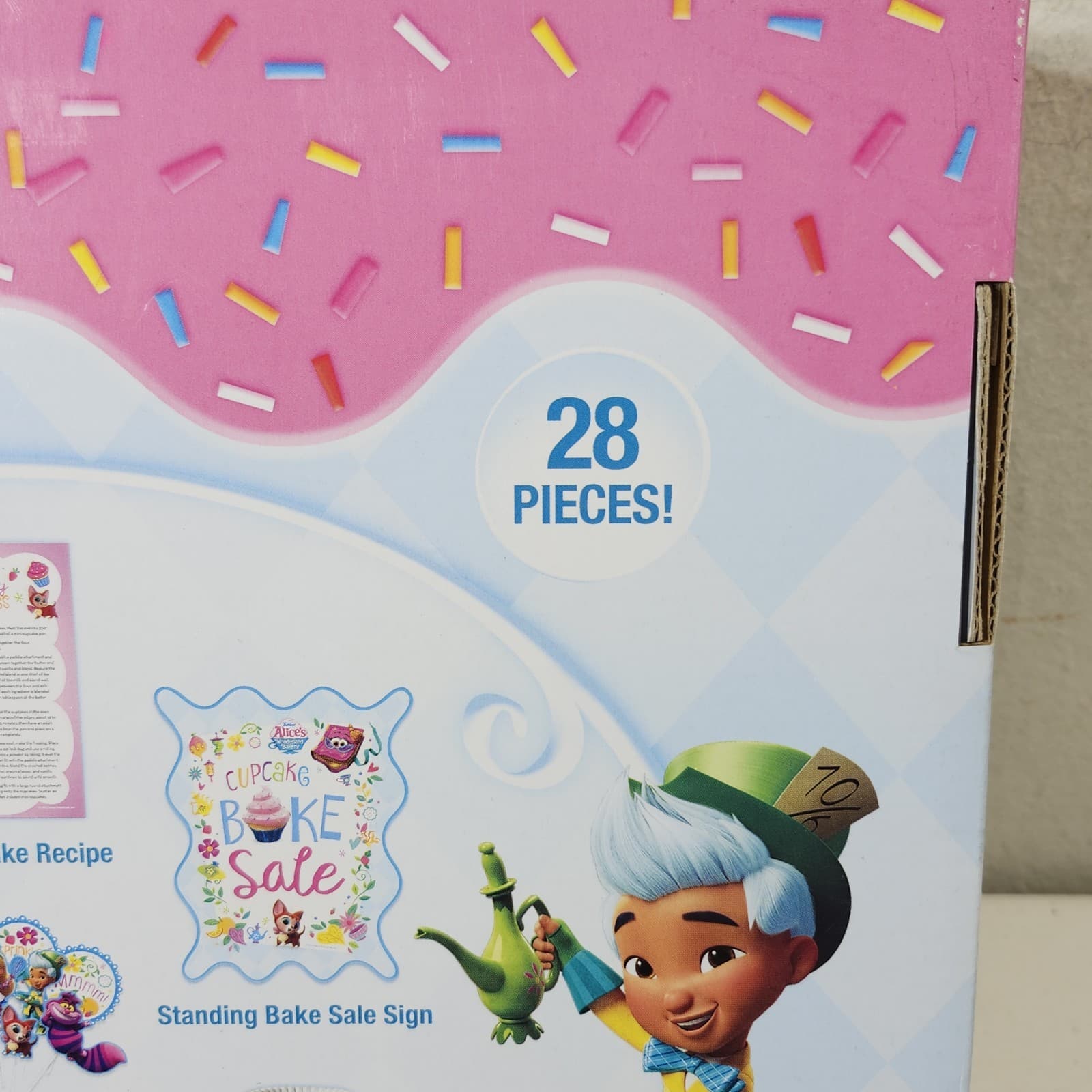 Disney Alice's Wonderland Bakery 28 Piece Cupcake Kit w/ Cupcake Recipe - Thumbnail 11