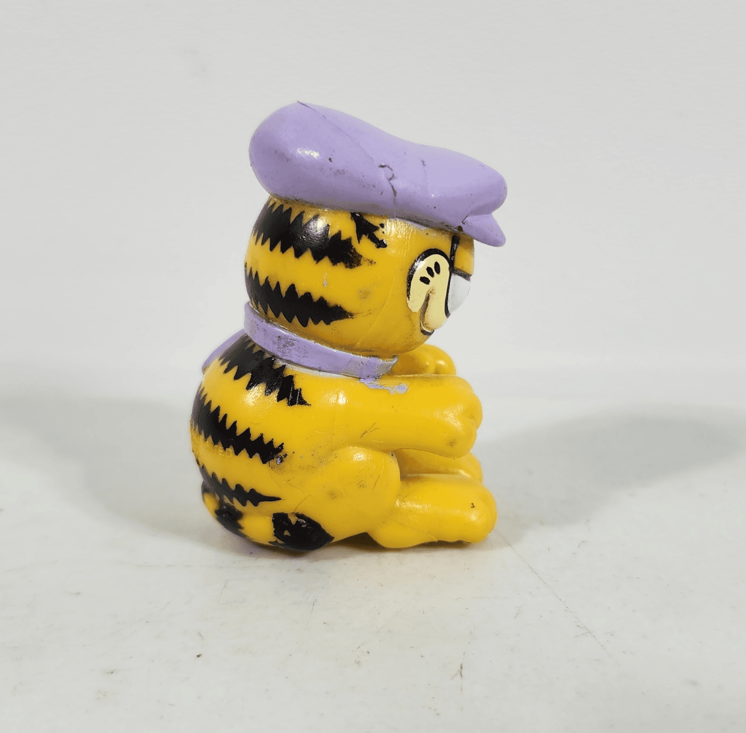 Garfield 2" PVC Figure Vintage 1981 United Feature Syndicate Beach Ball Gat Cap - Thumbnail 5