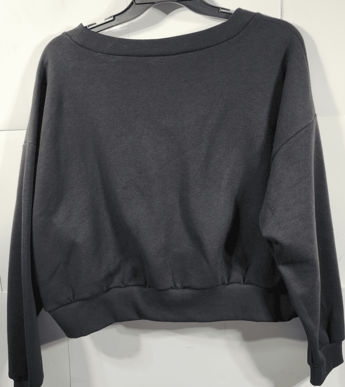 No Boundaries Women's XL V-Neck Fleece Cropped Sweatshirt Relaxed Pullover NEW - Thumbnail 4