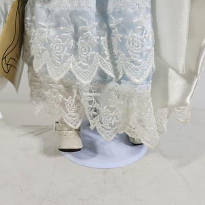 Vintage 1991 Seymour Mann Connoisseur Collection 16" Porcelain Doll W/Stand - Thumbnail 8