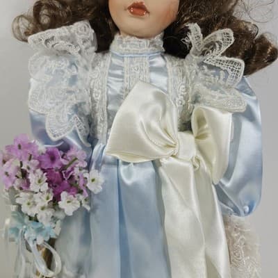 Vintage 1991 Seymour Mann Connoisseur Collection 16" Porcelain Doll W/Stand - Thumbnail 5