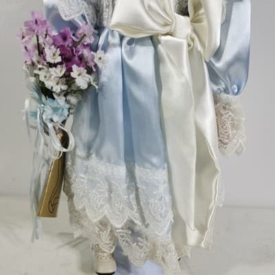 Vintage 1991 Seymour Mann Connoisseur Collection 16" Porcelain Doll W/Stand - Thumbnail 6
