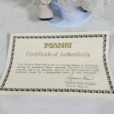 Vintage 1991 Seymour Mann Connoisseur Collection 16" Porcelain Doll W/Stand - Thumbnail 7